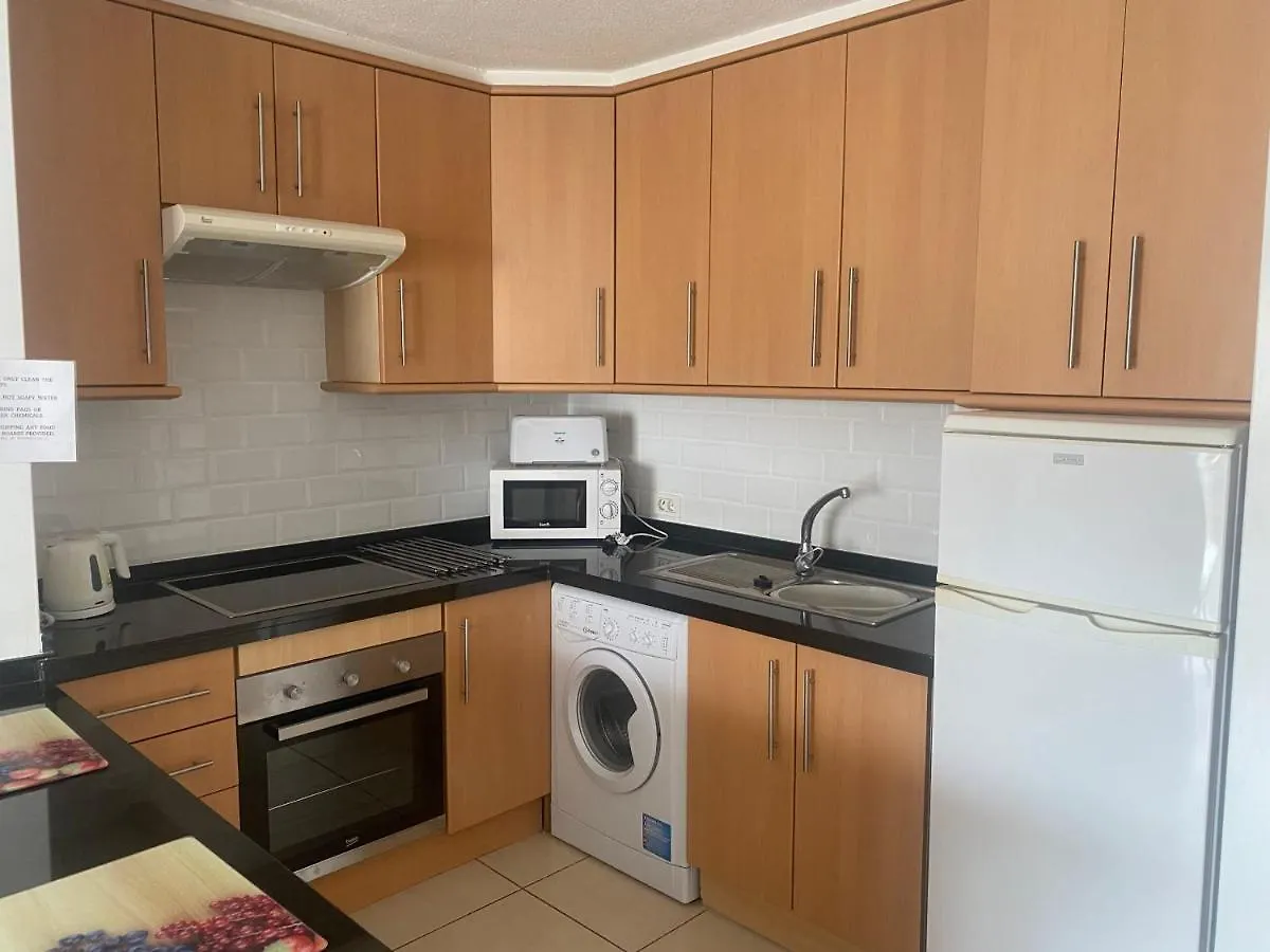 Apartments Victoria Court 1 6A2 Arona